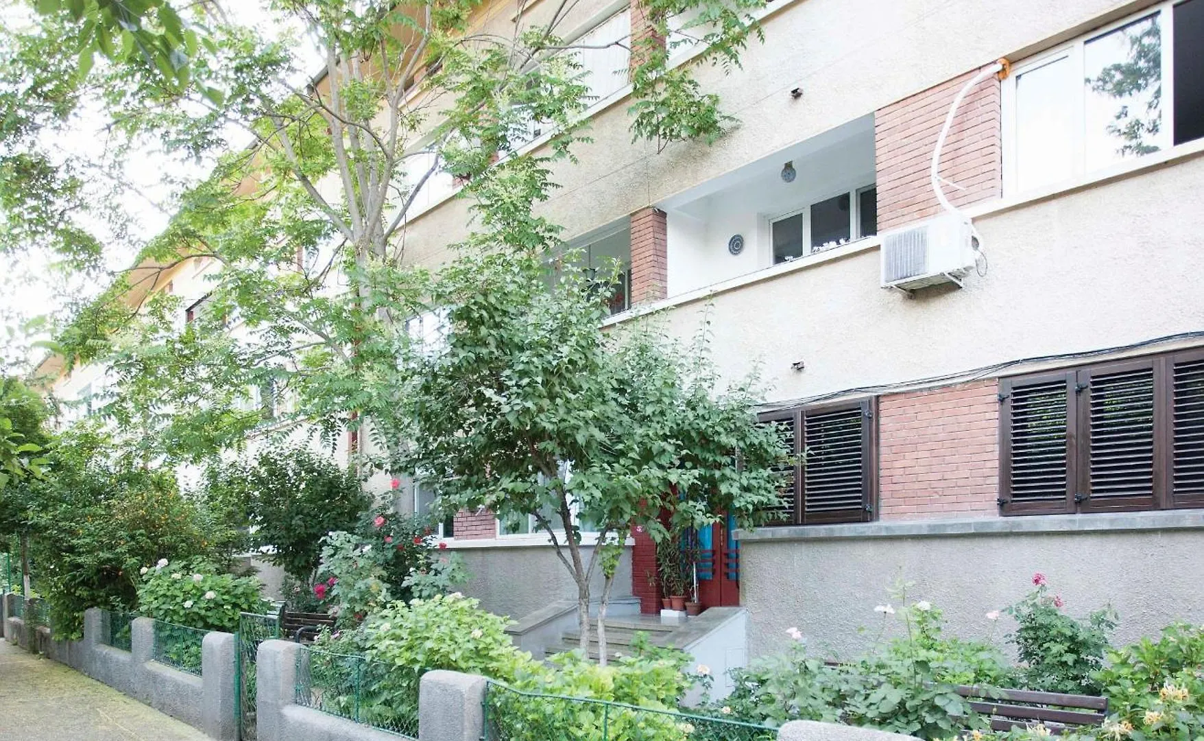 Studio Inn, Monza Hospital, National Arena, Monza Hospital, Late Check-Out Available Bucureşti